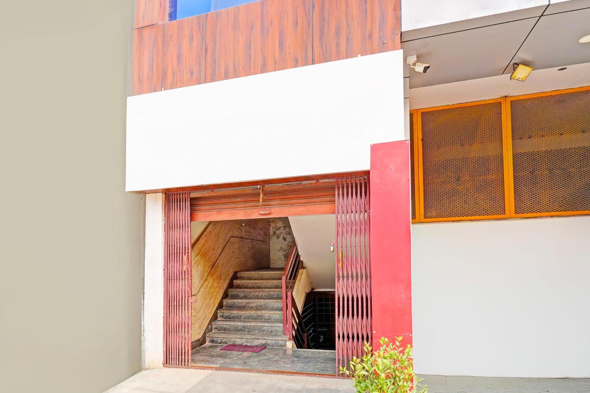 Super Hotel O Srigandhakavalu Formerly Chamundeshwari Lodging Jālahalli Esterno foto
